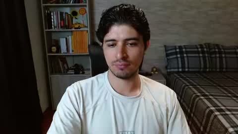 Aaron online show from July 8, 6:45 pm
