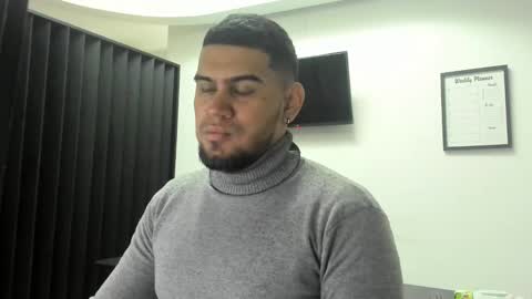 ig aaron hunter123 online show from February 24, 2:15 pm