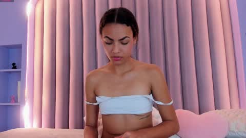 Snapshot of aashleytaylor chatting on February 2, 5:48 pm AASHLEY online show from February 2, 5:48 pm