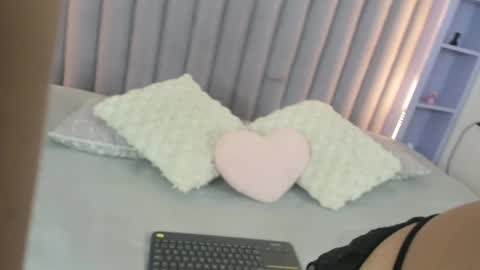 Snapshot of aashleytaylor chatting on March 6, 11:25 am AASHLEY online show from March 6, 11:25 am