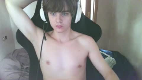 Snapshot of abbysal_blade chatting on July 6, 7:38 am abbysal_blade online show from July 6, 7:38 am