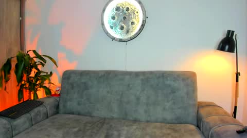 Snapshot of abellaconnor chatting on April 23, 10:34 pm Abella and Kendra online show from April 23, 10:34 pm