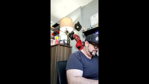 AJ online show from May 22, 10:04 pm
