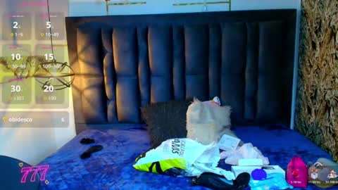 Abril Fox online show from June 11, 12:32 am