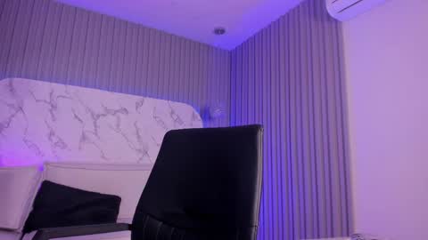 Snapshot of abrilbloom_ chatting on June 5, 6:52 am abril online show from June 5, 6:52 am