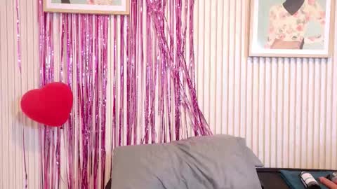 Snapshot of abrilmirren chatting on February 24, 11:08 am abrilmirren online show from February 24, 11:08 am