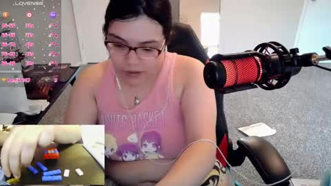 Snapshot of achubbygummy chatting on April 17, 10:24 pm AChubbyGummy online show from April 17, 10:24 pm