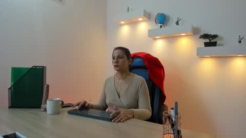 Snapshot of ada_mclaine2 chatting on March 21, 11:59 am Ada online show from March 21, 11:59 am