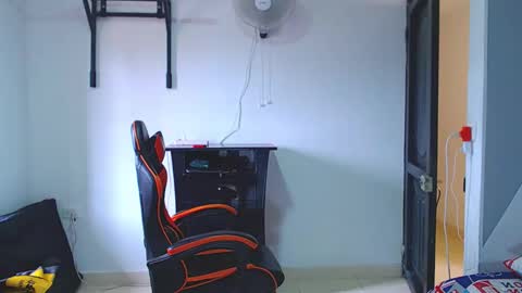 adam hot11 online show from May 28, 3:31 pm