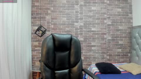 Snapshot of adamcoox chatting on December 4, 4:10 am Adam online show from December 4, 4:10 am