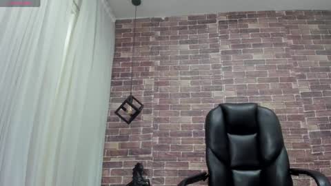 Snapshot of adamcoox chatting on December 18, 7:04 am Adam online show from December 18, 7:04 am