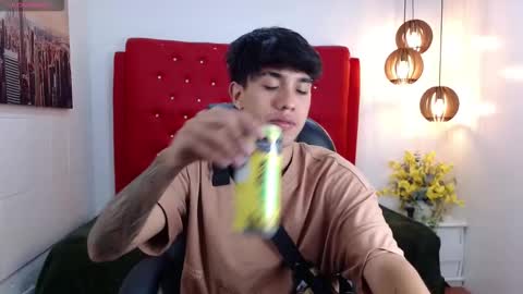 Snapshot of adamcoox chatting on March 1, 12:18 pm Adam online show from March 1, 12:18 pm