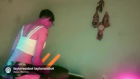 Snapshot of adamseve777 chatting on May 15, 7:32 pm TaylorSexbot online show from May 15, 7:32 pm