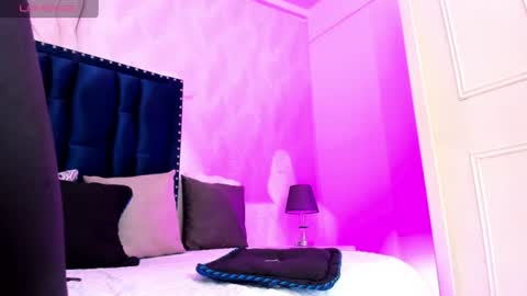 NIcolle online show from June 21, 12:41 pm