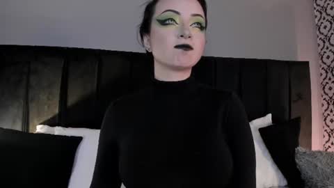 Snapshot of adeelinee chatting on June 11, 12:32 am Ade online show from June 11, 12:32 am