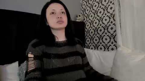 Snapshot of adeelinee chatting on June 24, 7:57 pm Ade online show from June 24, 7:57 pm