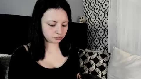Snapshot of adeelinee chatting on June 27, 8:14 pm Ade online show from June 27, 8:14 pm