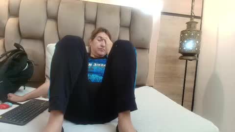 adela chase online show from September 30, 2:05 am