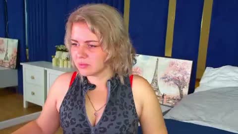AdeleRavelle online show from July 29, 5:16 am