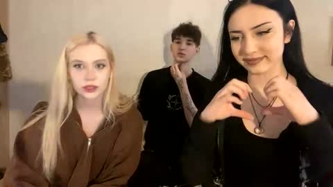 adelin online show from May 1, 1:48 pm