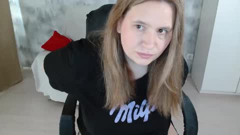 adelinalawson online show from April 12, 11:26 am