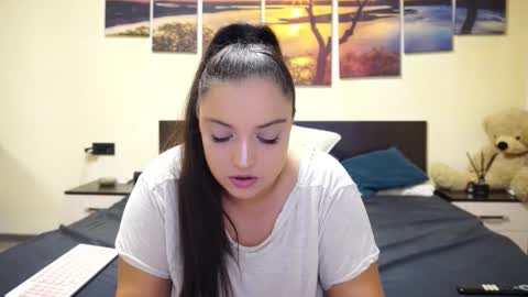 Adellineee online show from November 3, 9:48 pm