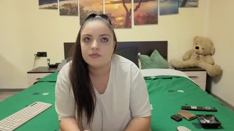 Adellineee online show from April 1, 9:12 pm