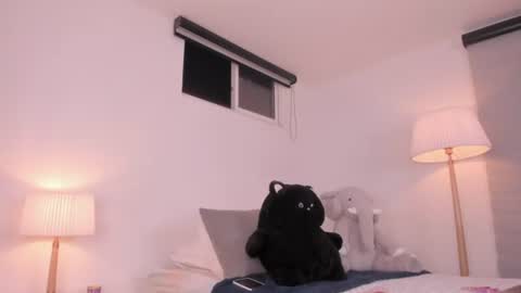 adhara_walton online show from June 24, 4:33 am