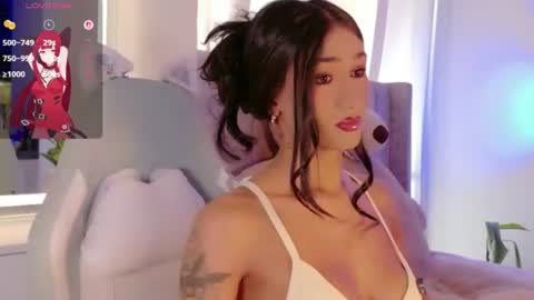Isabellafirst online show from June 23, 3:43 pm