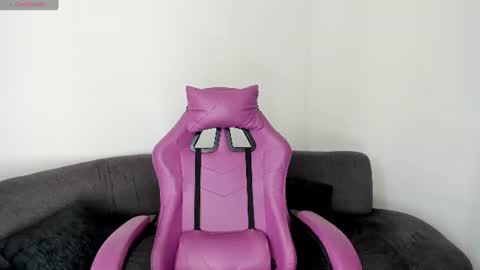 Snapshot of adhhaaraaa_ chatting on June 27, 8:47 pm Adhara guys here I am online days ending in even numberl I wait for you. online show from June 27, 8:47 pm