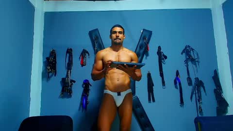 adonisdios online show from May 9, 3:06 pm