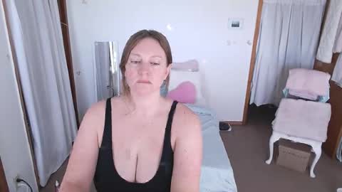 adorable22 online show from June 15, 10:01 pm