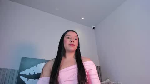 Snapshot of adri_silva_ chatting on July 5, 10:28 pm adri online show from July 5, 10:28 pm