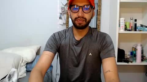Adrian Falcon online show from May 30, 4:53 am