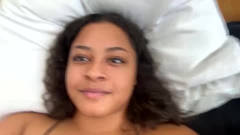 Snapshot of adriana318798 chatting on February 18, 4:59 pm Princess Adri online show from February 18, 4:59 pm