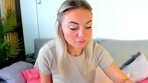 Adriana online show from August 4, 7:11 am
