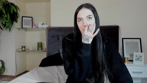 Snapshot of adrianacult chatting on February 10, 7:01 am Adriana online show from February 10, 7:01 am