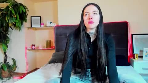 Snapshot of adrianacult chatting on February 11, 6:29 am Adriana online show from February 11, 6:29 am