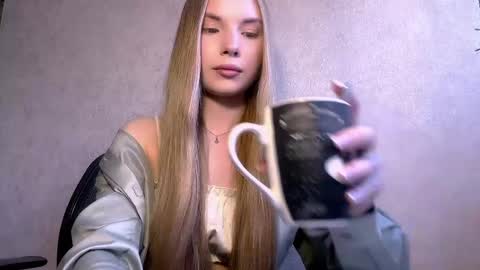Snapshot of adriannemuldowney chatting on May 17, 2:13 pm Caroline online show from May 17, 2:13 pm