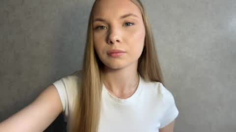 Snapshot of adriannemuldowney chatting on June 7, 12:09 pm Caroline online show from June 7, 12:09 pm