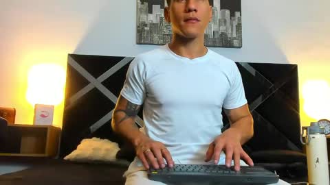 Adrian online show from April 25, 3:31 am