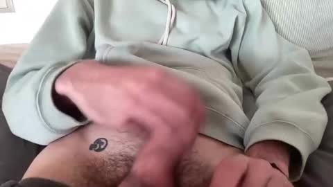 adriiiii online show from April 16, 5:14 pm