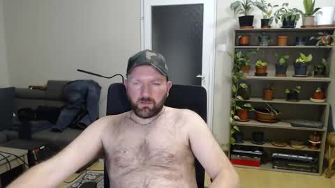 Snapshot of adultwebcamdatabase chatting on January 15, 11:19 pm Felix84 online show from January 15, 11:19 pm