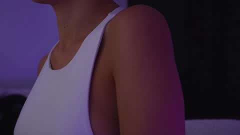Snapshot of aelia_anara chatting on July 26, 4:09 am Aelia online show from July 26, 4:09 am