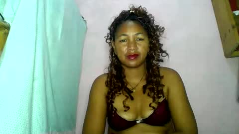 Snapshot of aelyaa chatting on May 17, 11:06 am aelyaa online show from May 17, 11:06 am