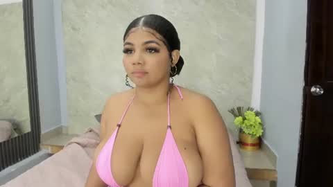 Snapshot of afrodita_roos_ chatting on June 14, 1:02 pm Afrodita Ross online show from June 14, 1:02 pm