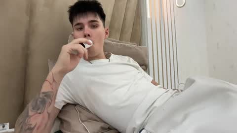 Mark online show from April 21, 12:44 pm