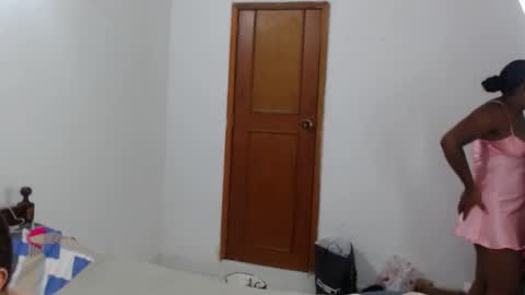 independent model online show from February 20, 4:39 am