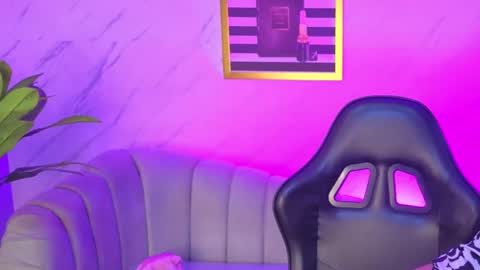 Snapshot of agatha_brooks_t chatting on July 14, 12:22 pm AGATHA online show from July 14, 12:22 pm