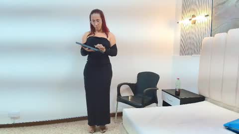 Snapshot of agatha_fit chatting on January 16, 1:09 am AGATHA online show from January 16, 1:09 am